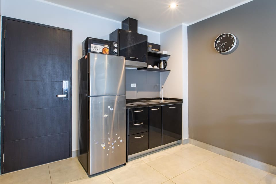 Apartment, Balcony, Mountain View | Private kitchenette