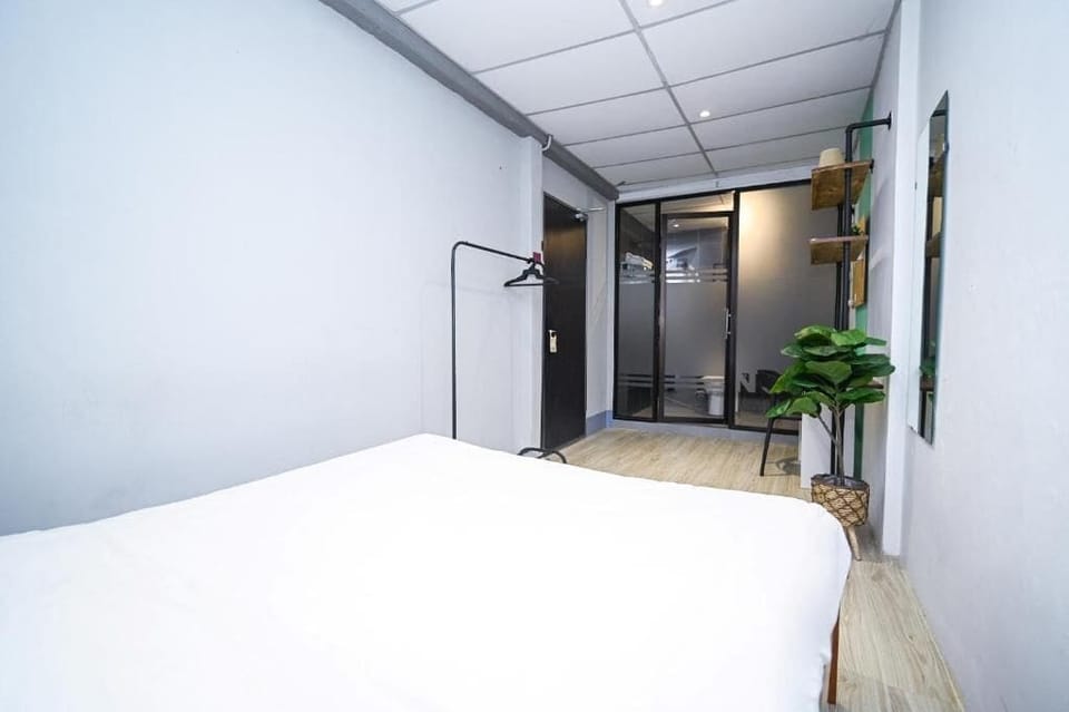Deluxe Double Room | Desk, iron/ironing board, free WiFi