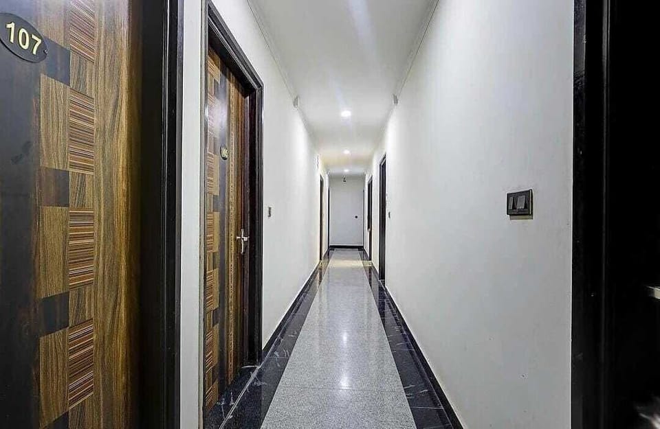 Hotel Vibe Blue Hotel in Noida