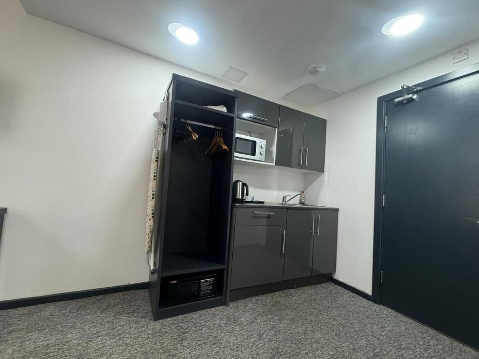 Apartment, 1 Bedroom, Smoking | Private kitchen