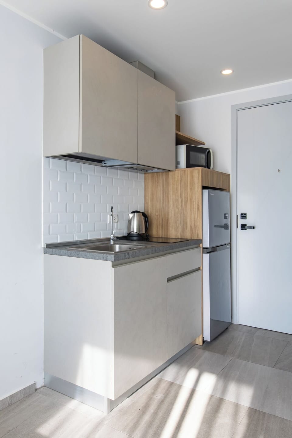 Apartment, 1 Bedroom, Balcony, Mountain View | Private kitchenette