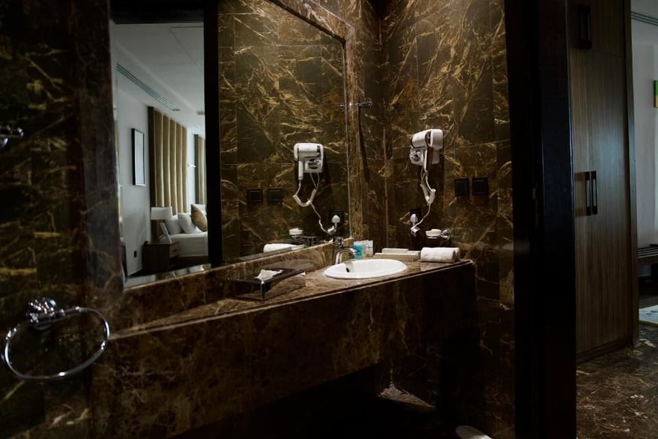 Royal Villa, Private Pool | Minibar, free WiFi, bed sheets