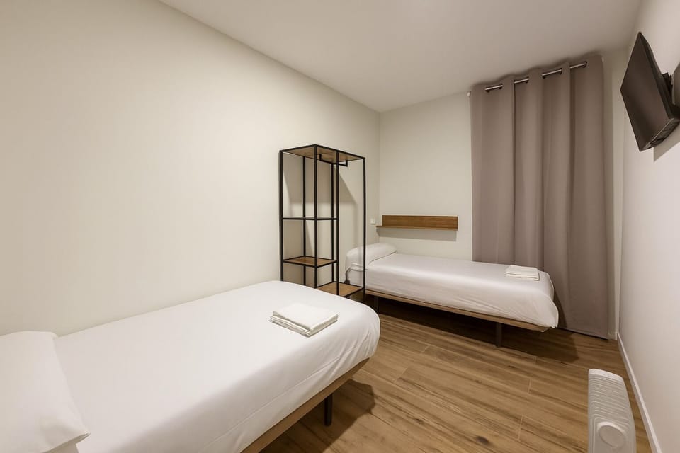 Classic Twin Room | Free WiFi