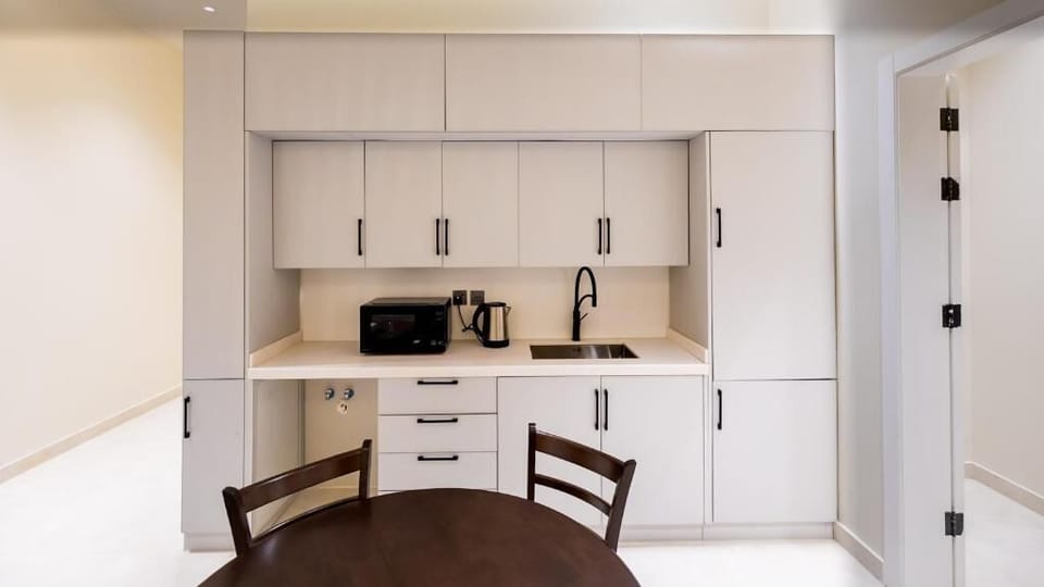 Oven, dishwasher