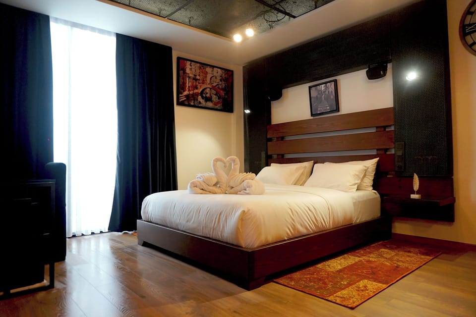 Deluxe Double Room | Soundproofing