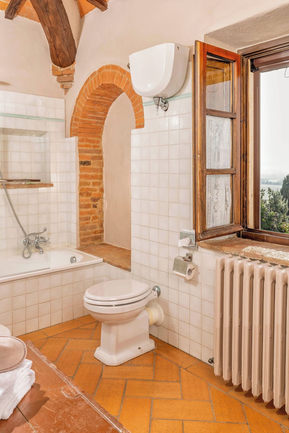 Deluxe Apartment, Hill View | Bathroom | Eco-friendly toiletries, hair dryer, bathrobes, slippers