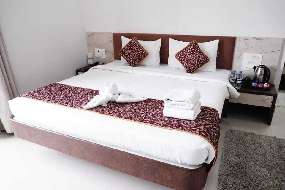 Executive Room, Balcony, Garden View | Executive lounge