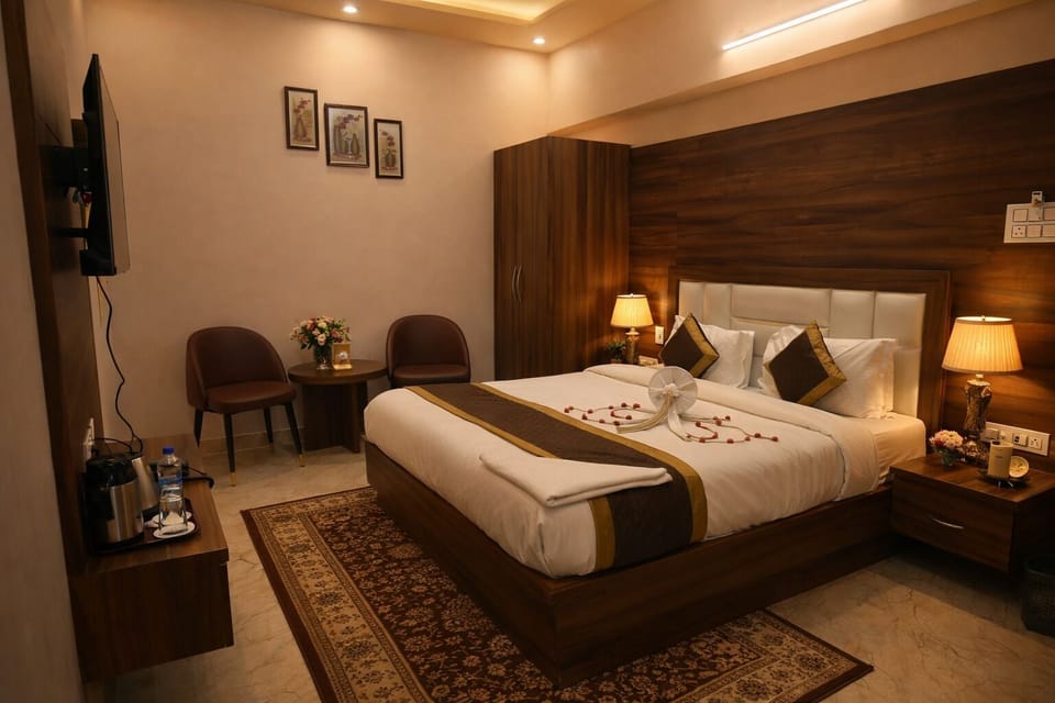 Super Deluxe Room | Laptop workspace, WiFi (free), bed sheets