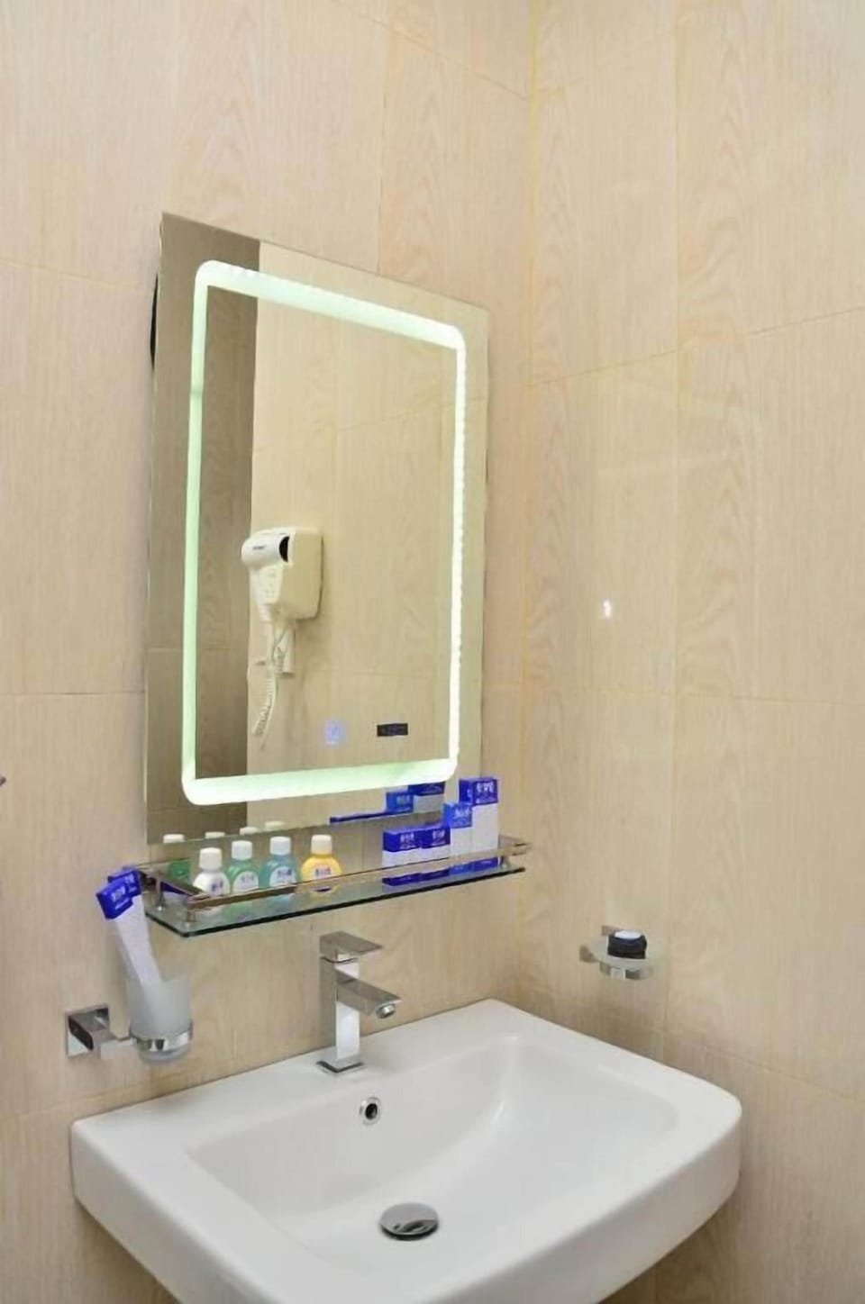 Deluxe Double Room, City View | Bathroom | Free toiletries, hair dryer, bathrobes, bidet