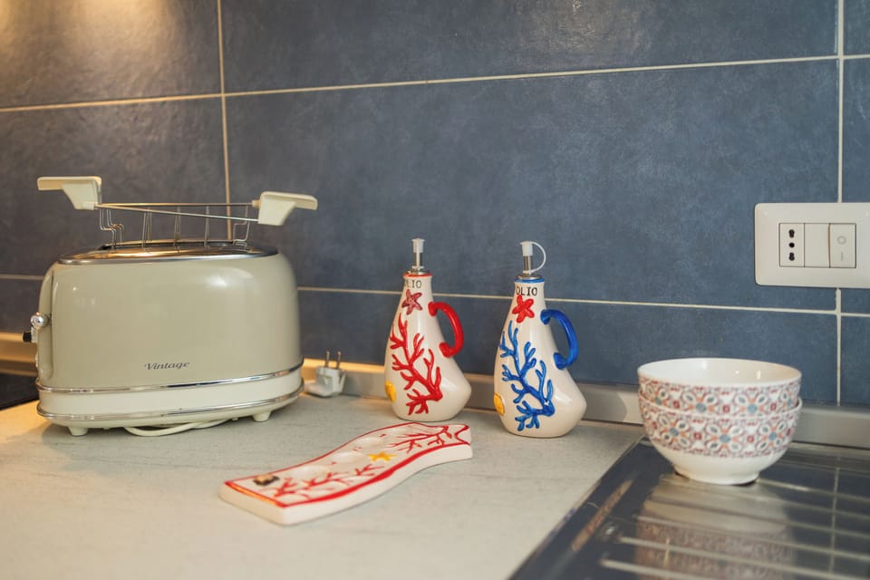 Comfort Apartment, City View | Private kitchen | Electric kettle, toaster