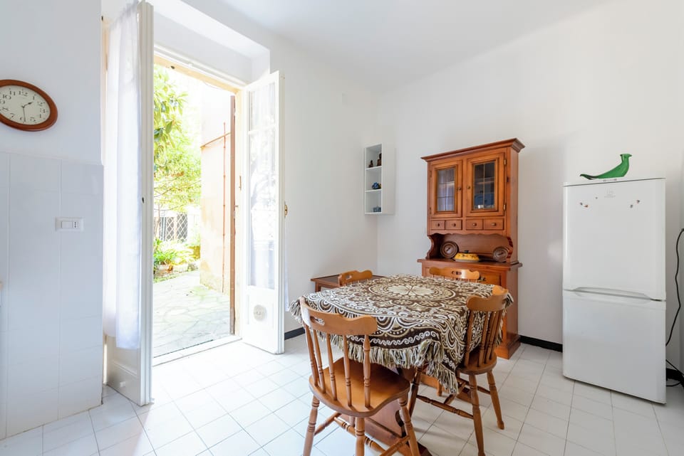 Apartment, 2 Bedrooms | Private kitchen | Dining tables
