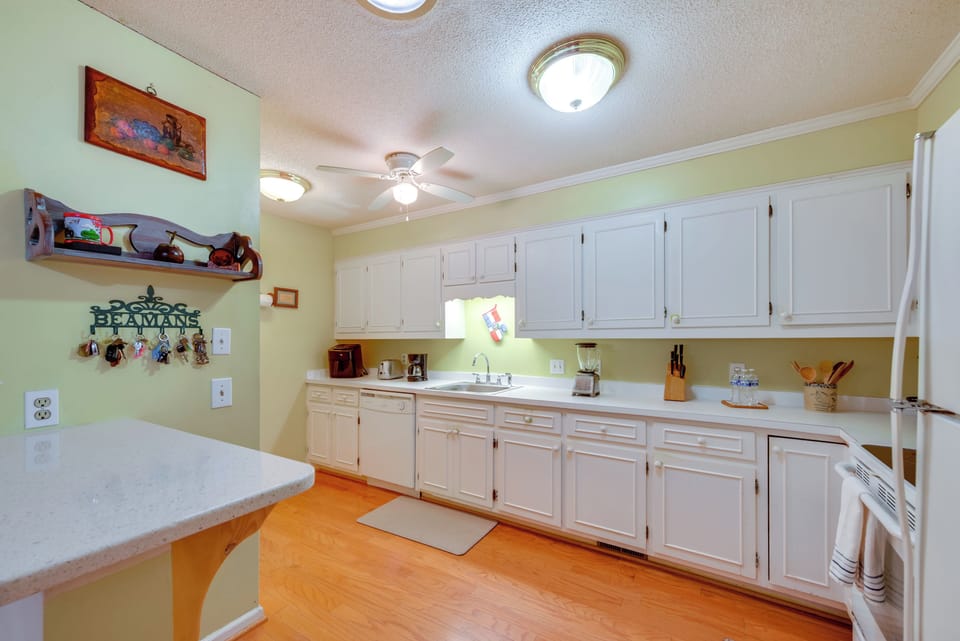 House (2 Bedrooms) | Interior