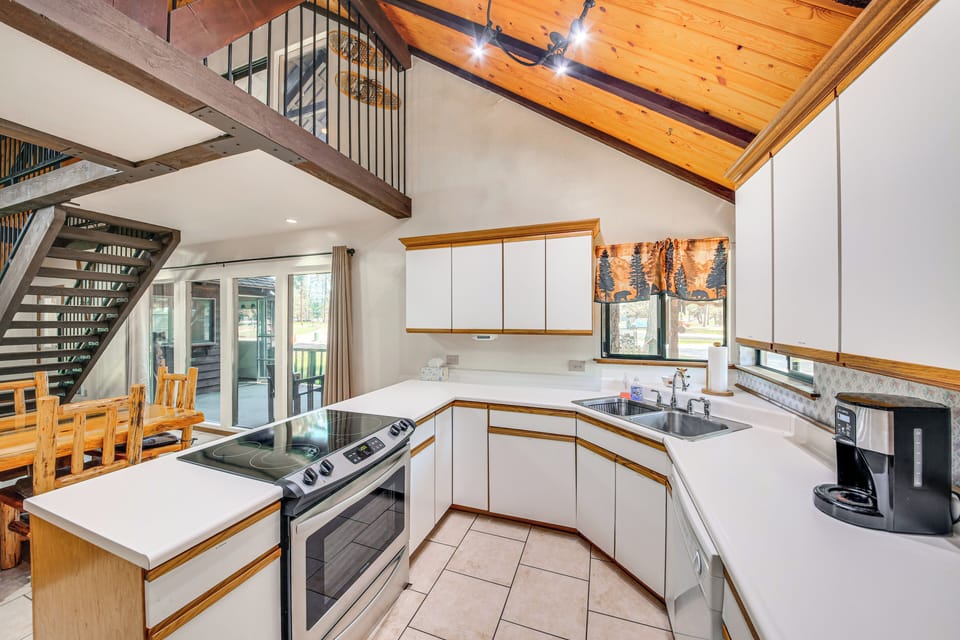 House (3 Bedrooms) | Interior