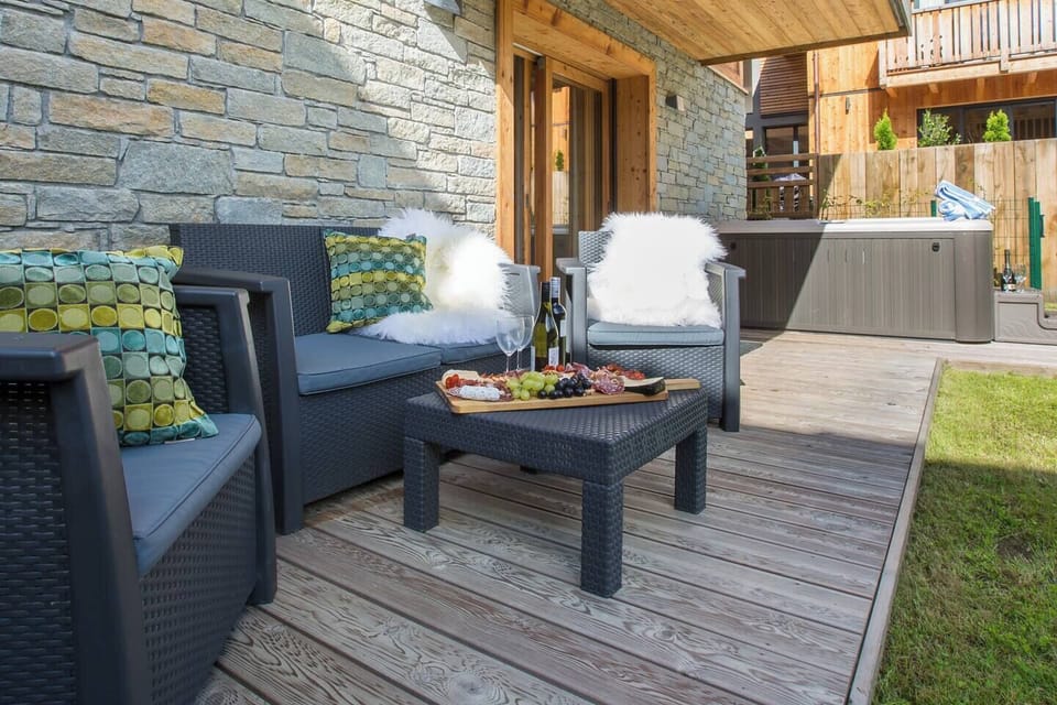 Outdoor comfy seating