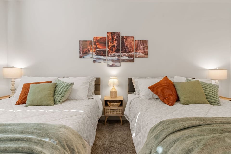 2 Queen Beds