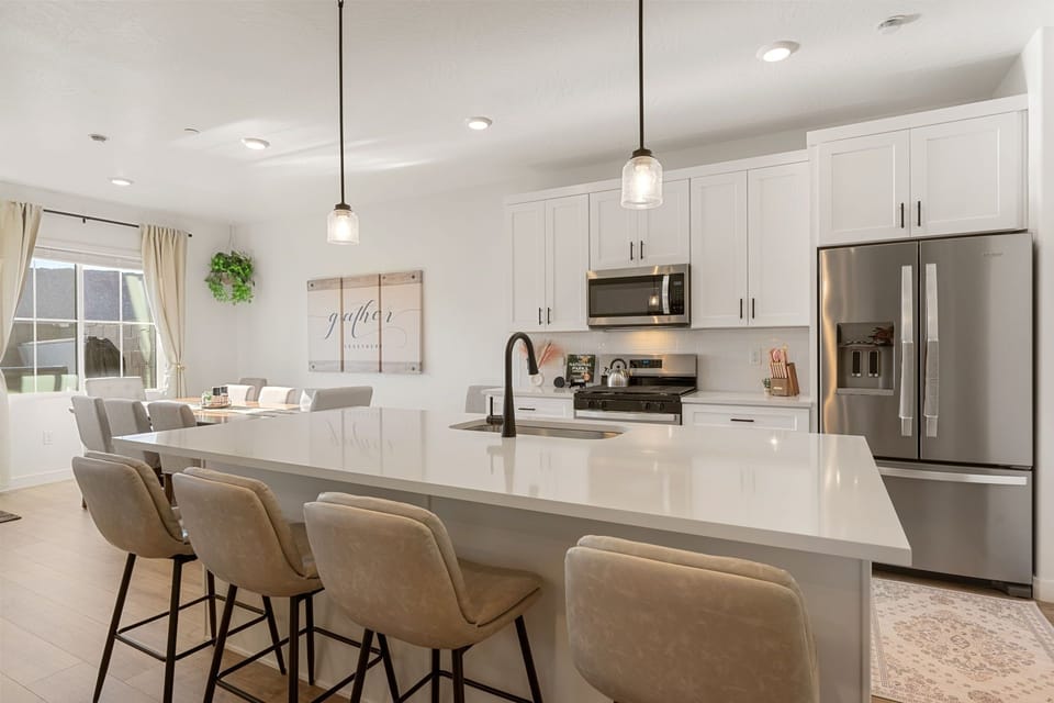 Townhome, 4 Bedrooms | Private kitchen | Coffee/tea maker, fridge, oven, toaster