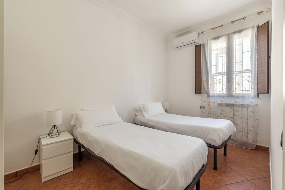 Apartment, 3 Bedrooms | Iron/ironing board, cribs/infant beds, free WiFi, bed sheets