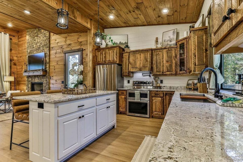 Fully Stocked Kitchen