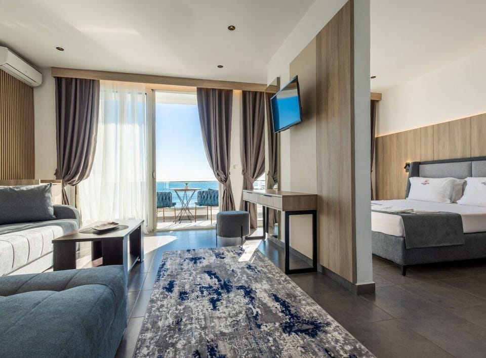 Premium bedding, desk, blackout drapes, soundproofing