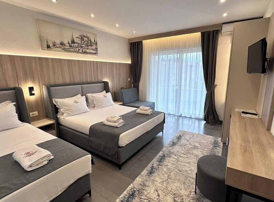 Classic Triple Room, Balcony | Premium bedding, desk, blackout drapes, soundproofing