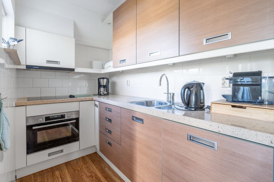 House | Private kitchen | Toaster, highchair, cookware/dishes/utensils