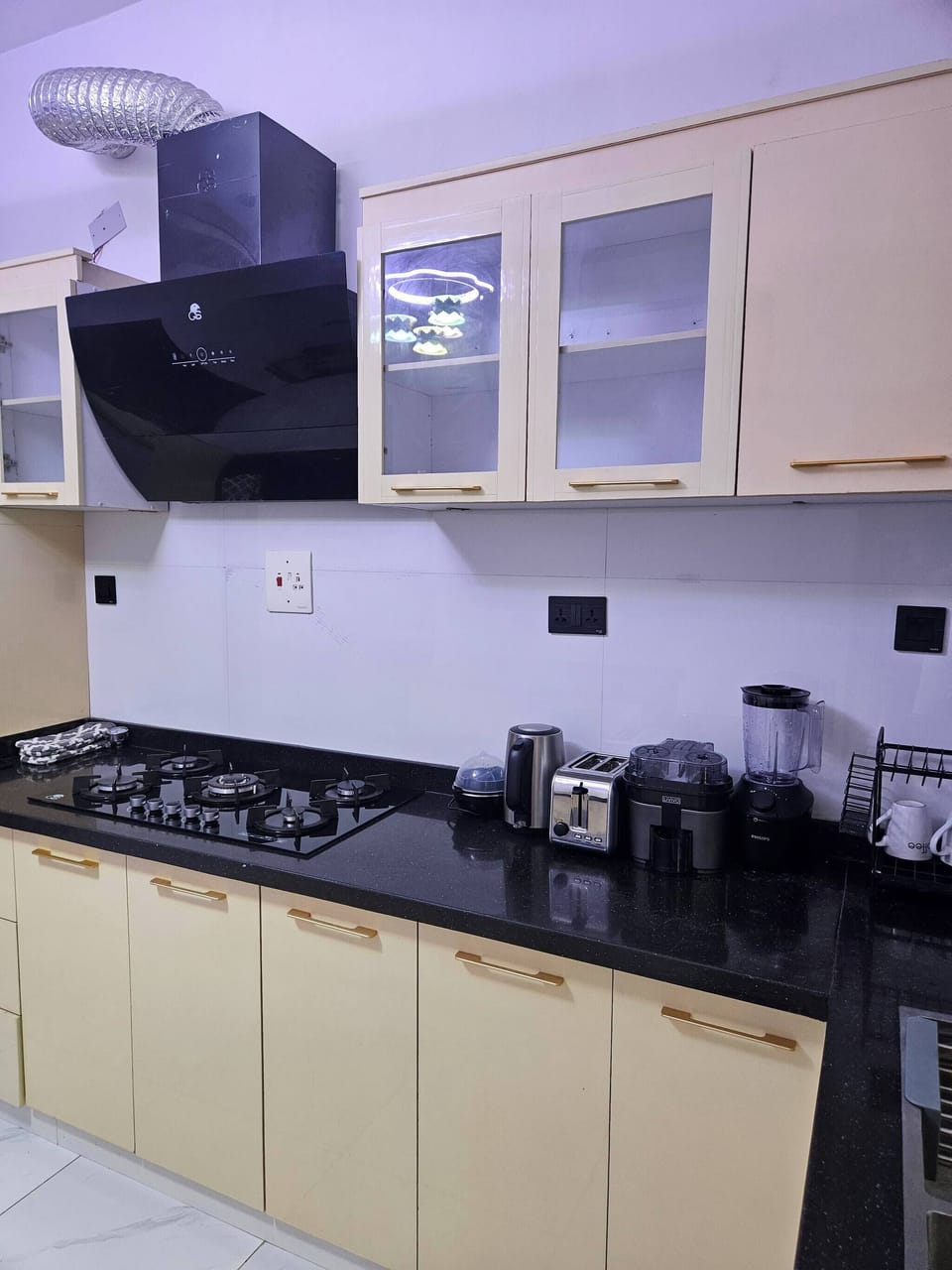 House, 5 Bedrooms, Accessible, Smoking | Interior