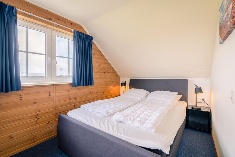 Charming 5-person Holiday Home With Panoramic Views House in De Koog