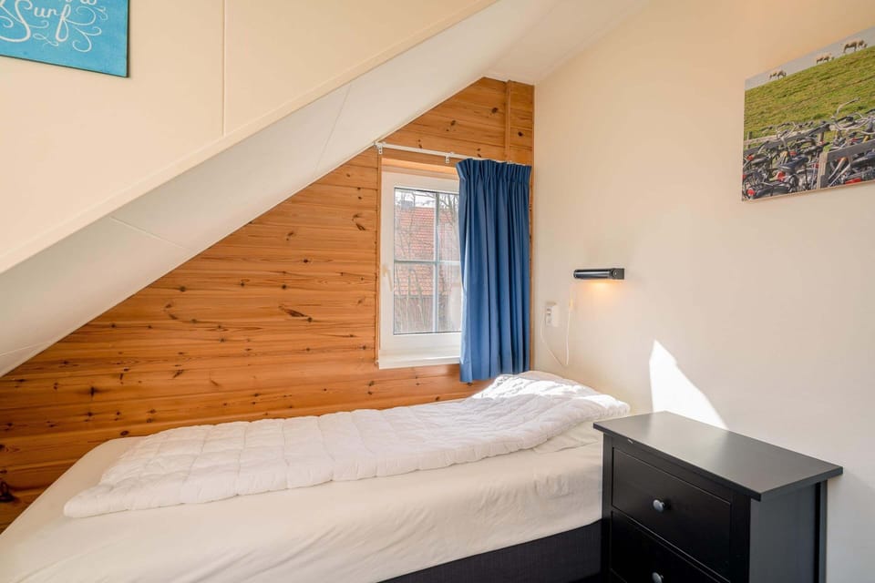Charming 5-person Holiday Home With Panoramic Views House in De Koog