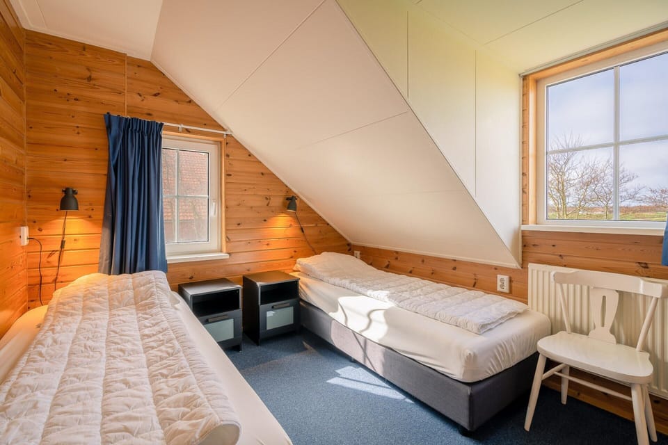 Charming 5-person Holiday Home With Panoramic Views House in De Koog