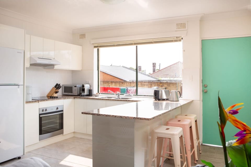 Apartment | Private kitchen | Cookware/dishes/utensils