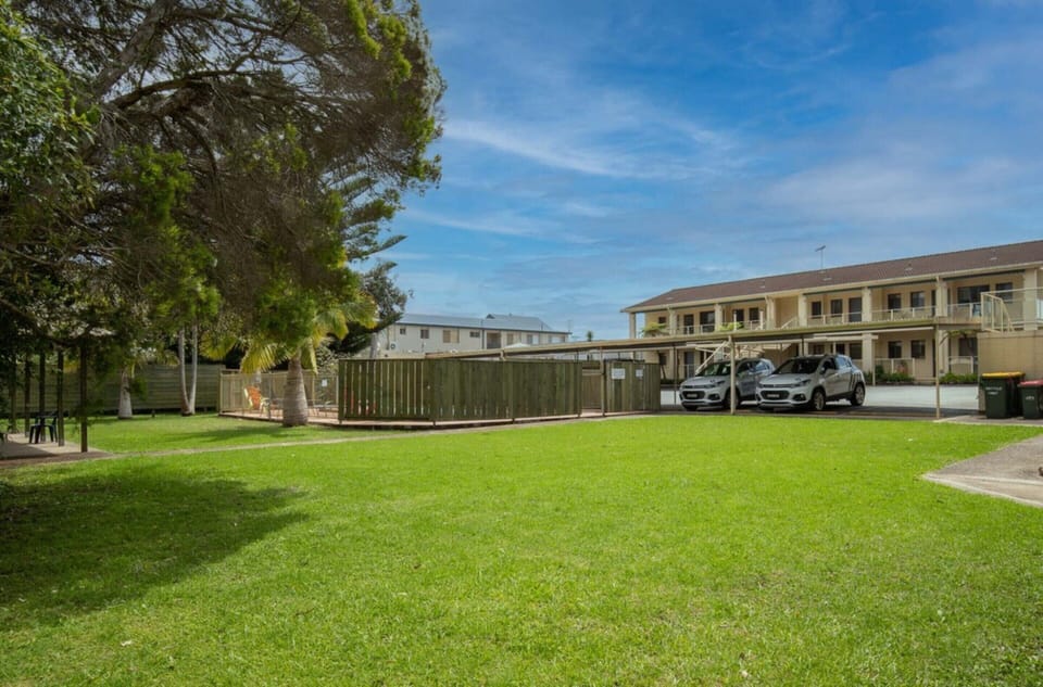 Seafront Getaway Studio, Great Location With Pool Apartment in Batemans Bay