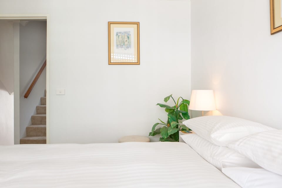 Apartment | 2 bedrooms, laptop workspace, iron/ironing board, bed sheets