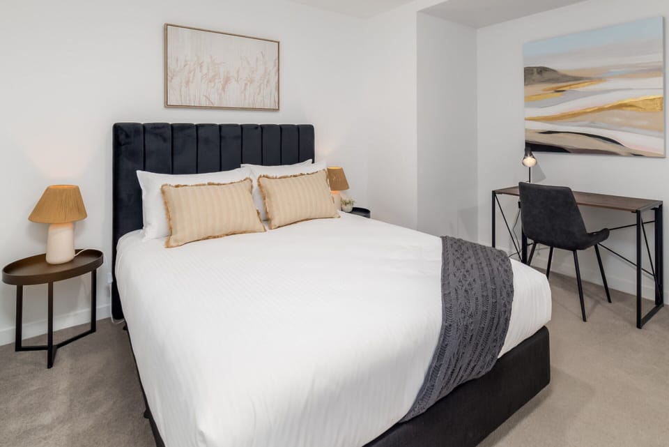 Apartment | 3 bedrooms, laptop workspace, bed sheets