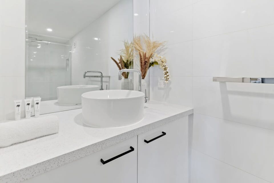 Apartment | Bathroom | Hair dryer, towels, soap, shampoo