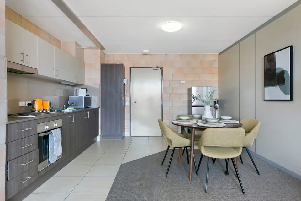 Apartment | Dining