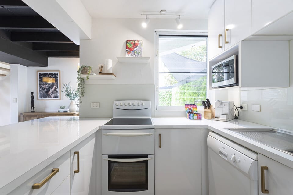 Apartment | Private kitchen | Cookware/dishes/utensils