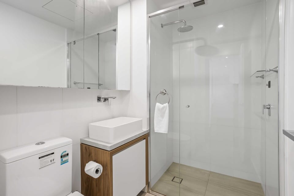 Chic 1-bed With Parking, Pool and Gym Apartment in Brisbane