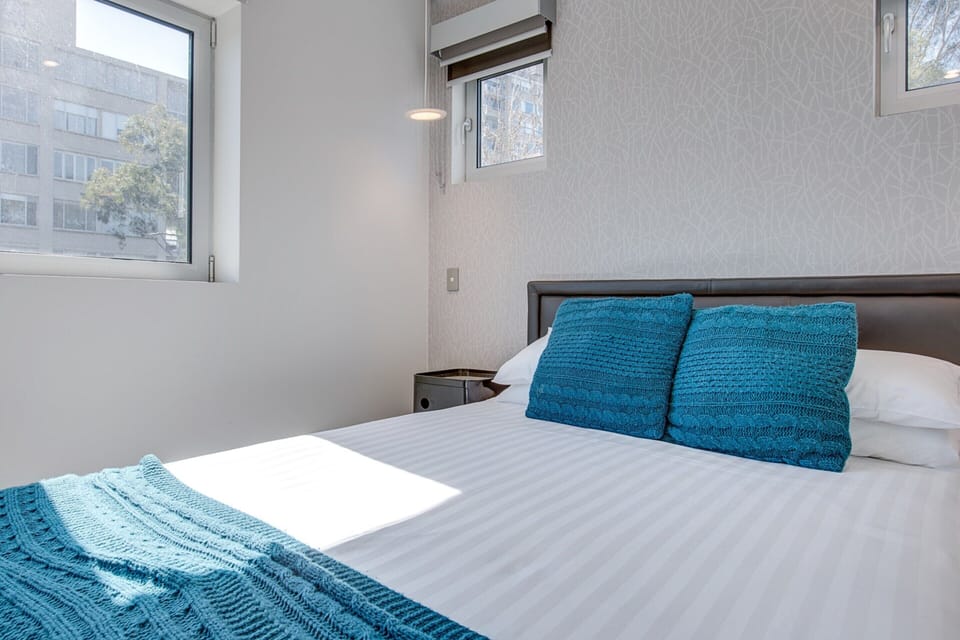 Apartment | 1 bedroom, laptop workspace, bed sheets