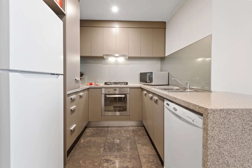 Apartment | Private kitchen | Cookware/dishes/utensils