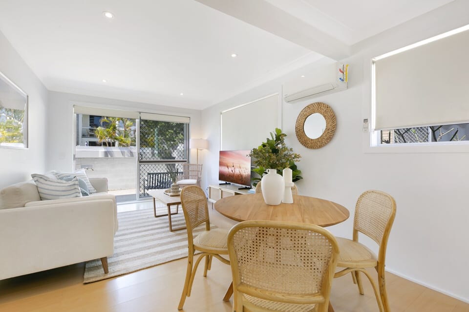 Apartment | Dining