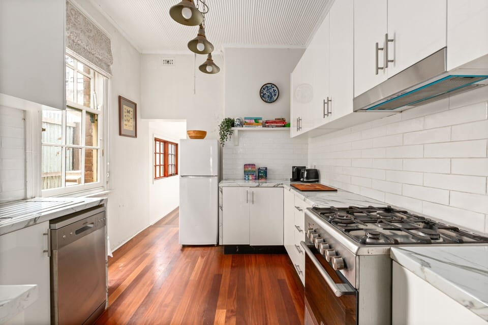 Apartment | Private kitchen | Cookware/dishes/utensils