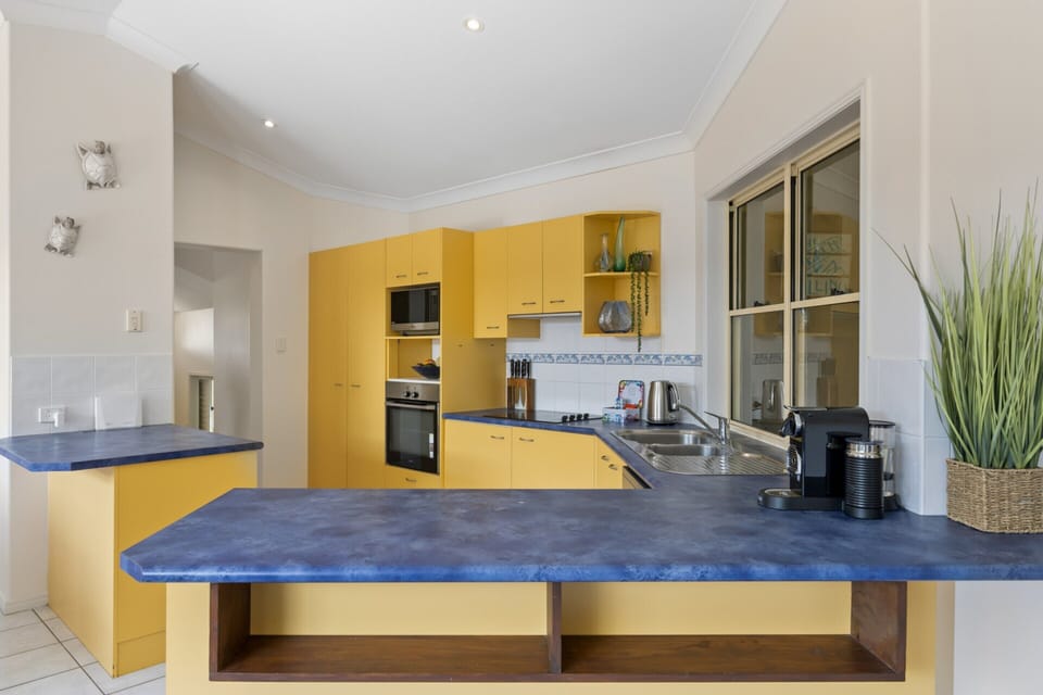 Apartment | Private kitchen | Cookware/dishes/utensils