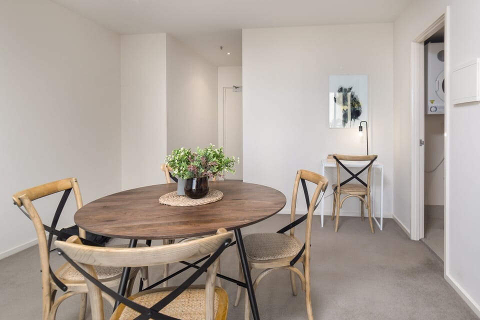 Apartment | Dining