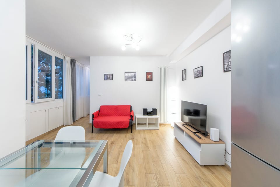 Apartment | Living area | Flat-screen TV