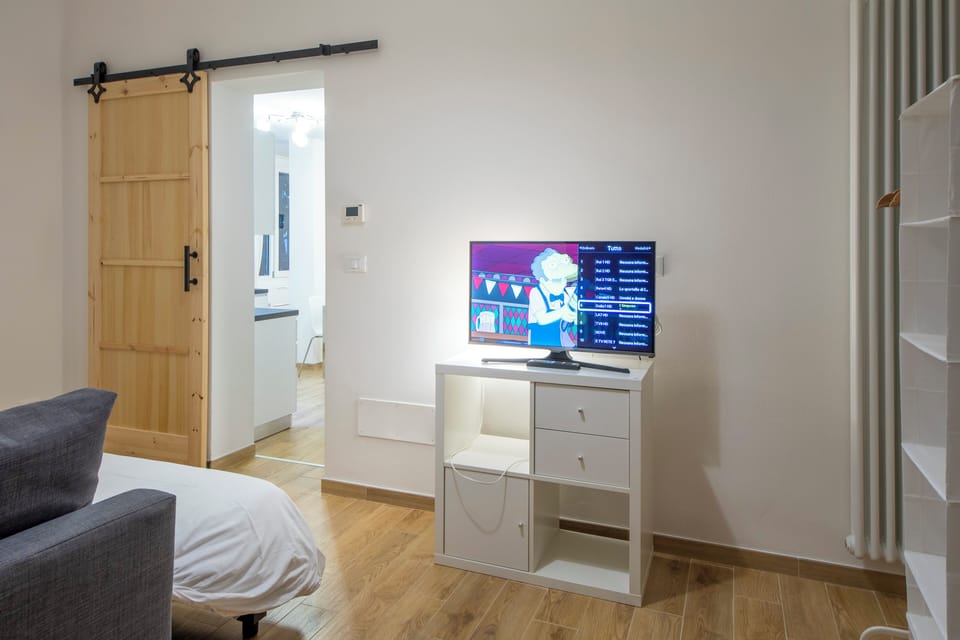 Apartment | Living area | Flat-screen TV