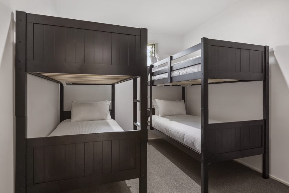 Apartment | 3 bedrooms, iron/ironing board, bed sheets