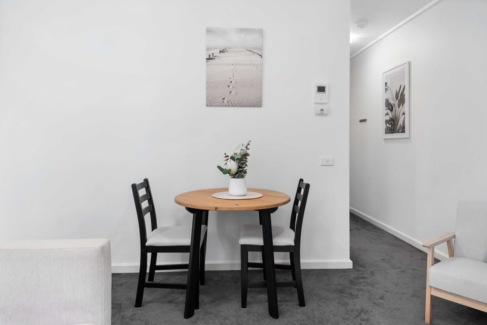 Apartment | Dining