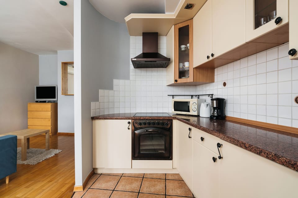 Apartment, City View | Private kitchen | Electric kettle, toaster