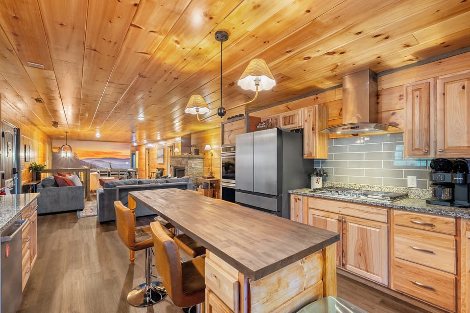 Bright and functional kitchen with everything you need for your mountain getaway