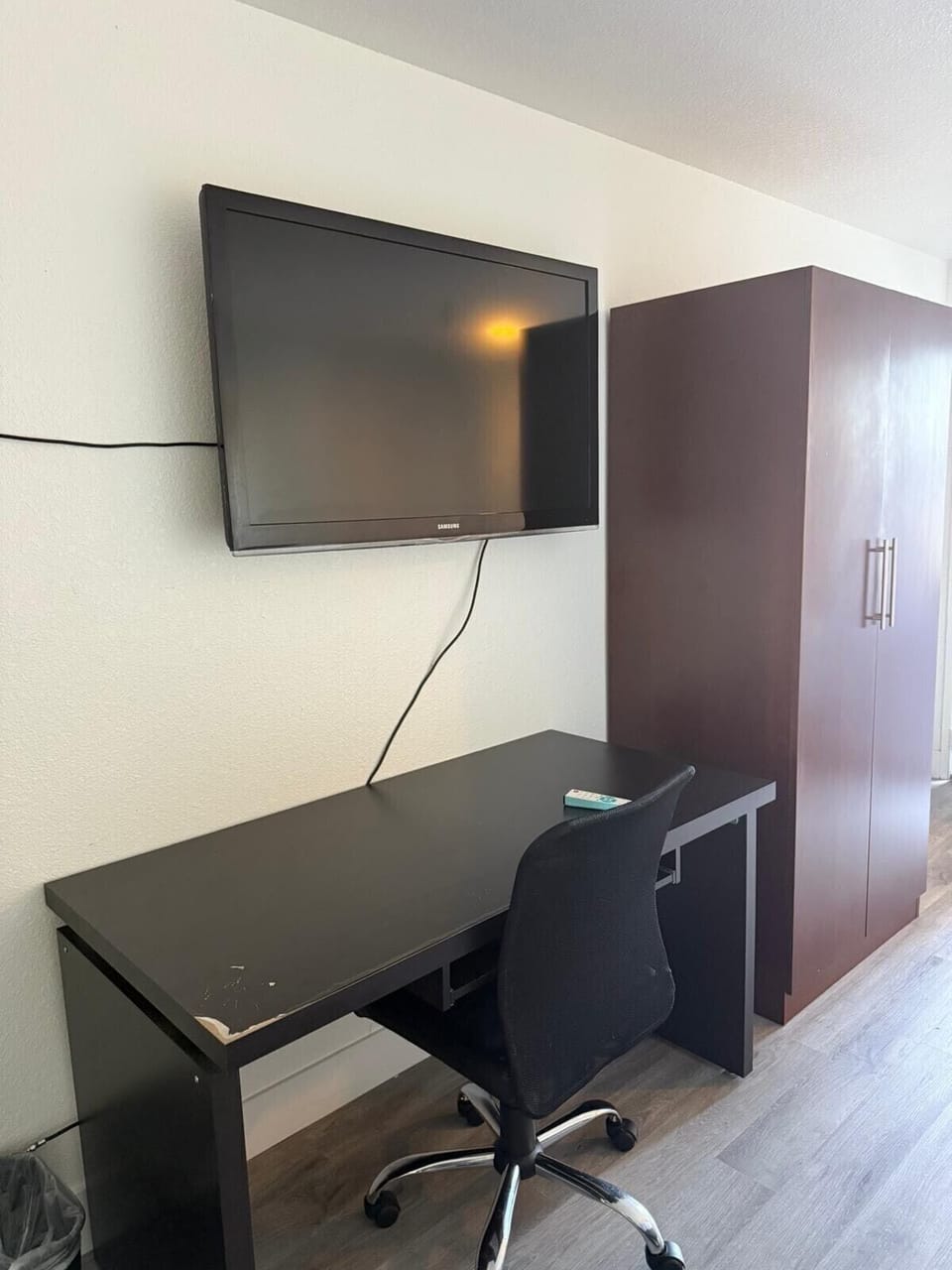 Standard Room | Desk, blackout drapes, free WiFi, bed sheets
